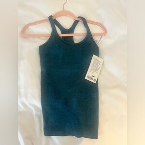 LULU-LEMON SIZE FOUR EBB TO STREET TANK NEW WITH TAGS FOR CHEAP
